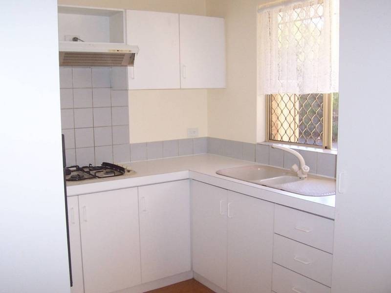 2/11 Adamson Road, Brentwood WA 6153