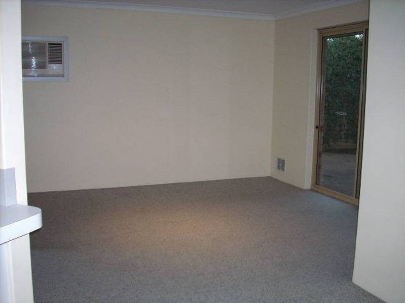 2/11 Adamson Road, Brentwood WA 6153