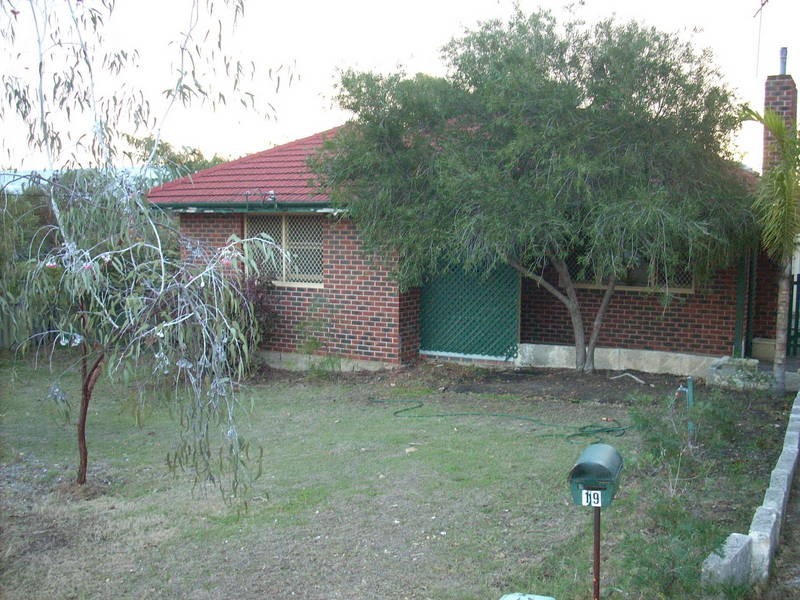 19 Coates, Hamilton Hill WA 6163