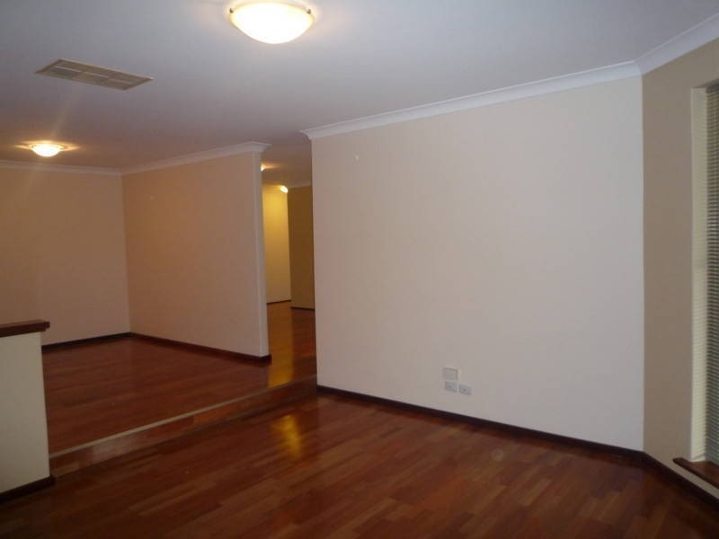 12 MacKinlay Place, Winthrop WA 6150