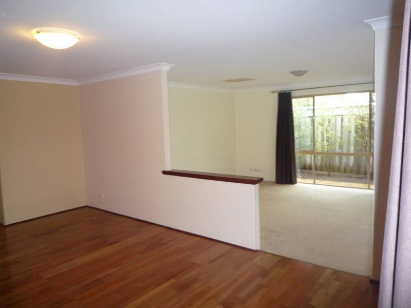 12 MacKinlay Place, Winthrop WA 6150