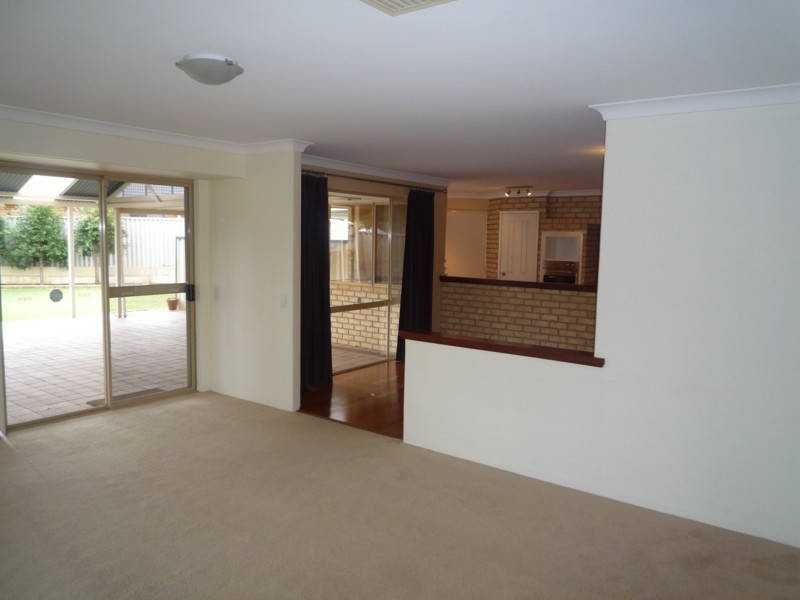 12 MacKinlay Place, Winthrop WA 6150