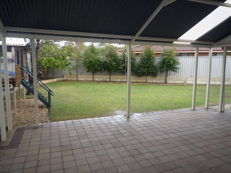 12 MacKinlay Place, Winthrop WA 6150