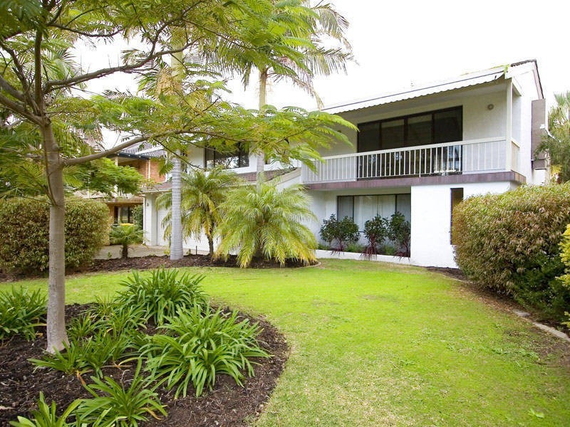 172 Burke Drive, Attadale WA 6156