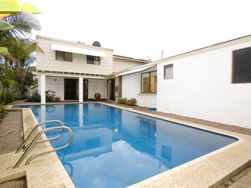 172 Burke Drive, Attadale WA 6156