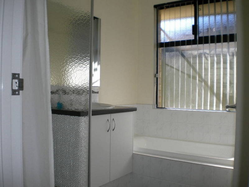 111 Warner Road, Parmelia WA 6167