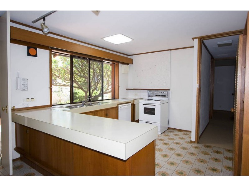 216 Riseley Street, Booragoon WA 6154