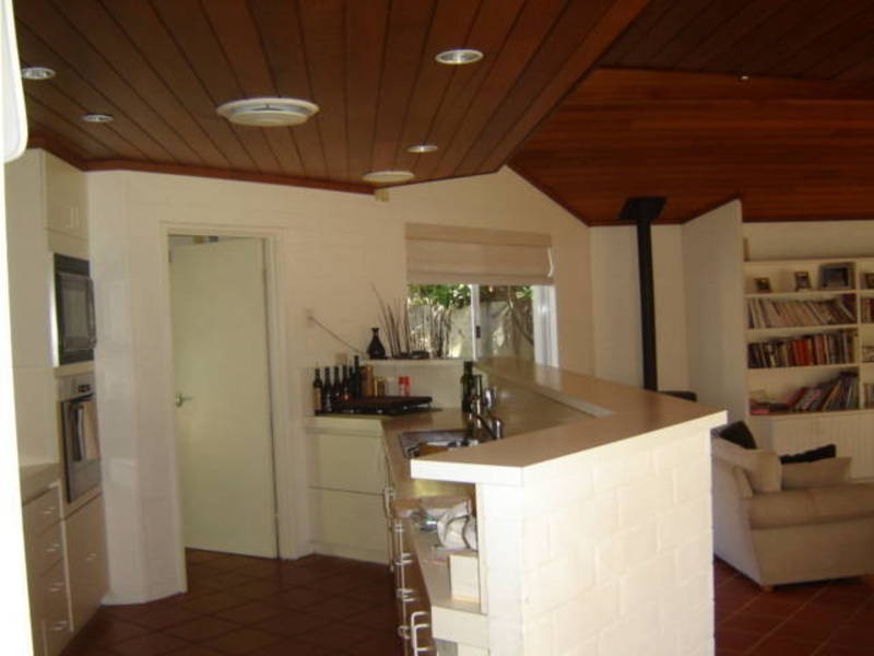 18 Dunvegan Road, Applecross WA 6153