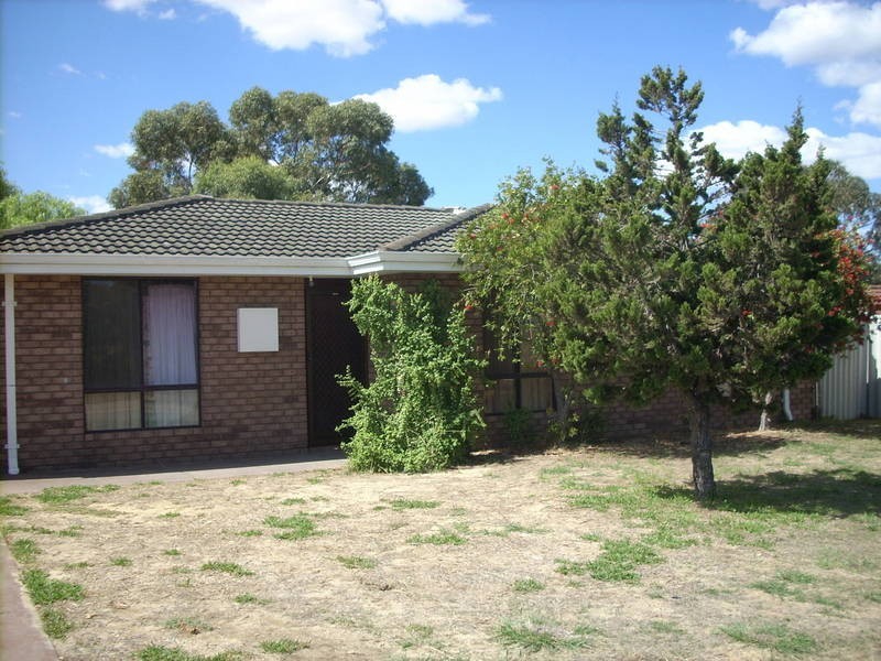 12 Tinaroo Court, South Lake WA 6164