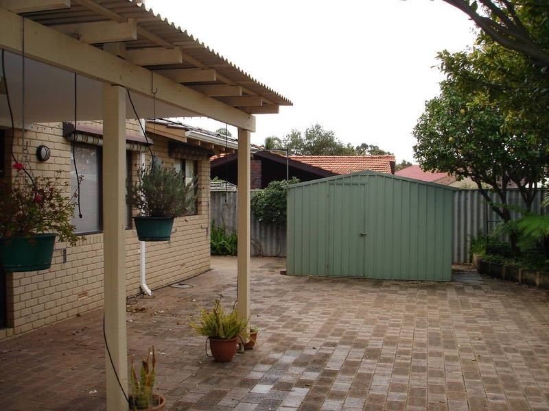 3/2 Royce Grove, Booragoon WA 6154