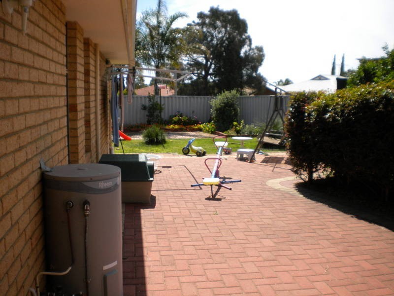 15a Hamlet Court, Bibra Lake WA 6163