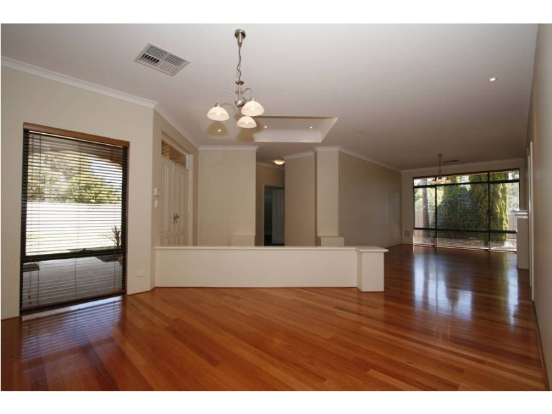 1 Hopson Close, Booragoon WA 6154