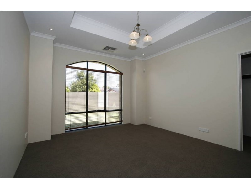 1 Hopson Close, Booragoon WA 6154