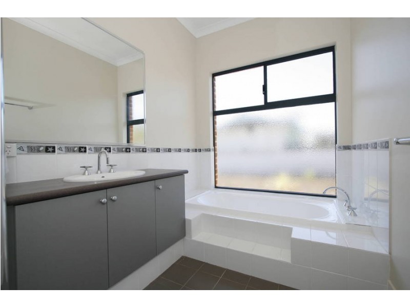 1 Hopson Close, Booragoon WA 6154