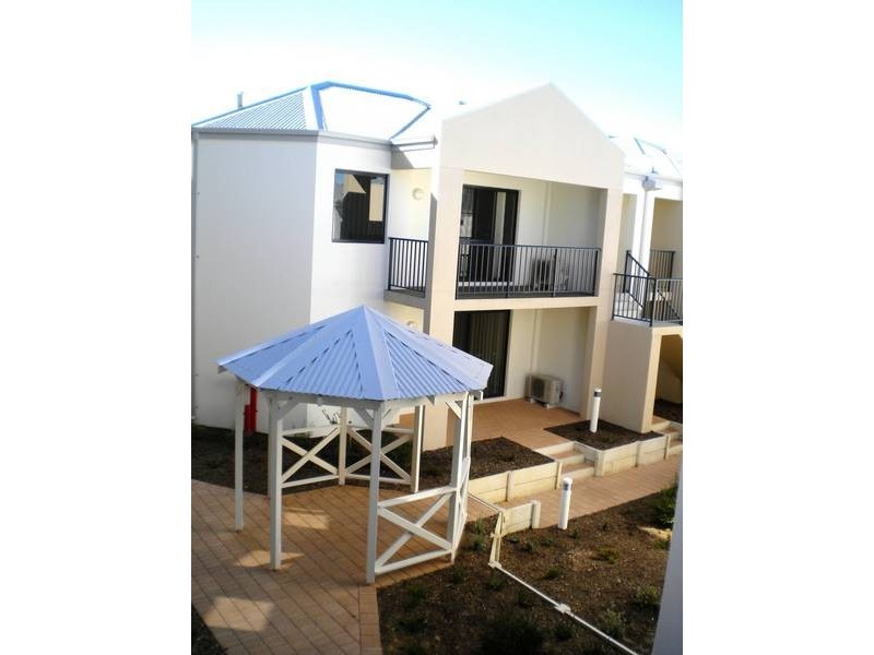 30/17 Southdown Place, Thornlie WA 6108