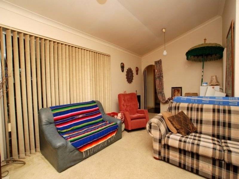 25 Hybanthus Road, Riverton WA 6148