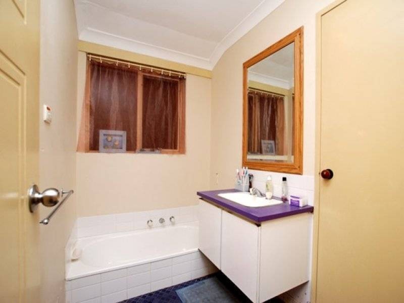 25 Hybanthus Road, Riverton WA 6148