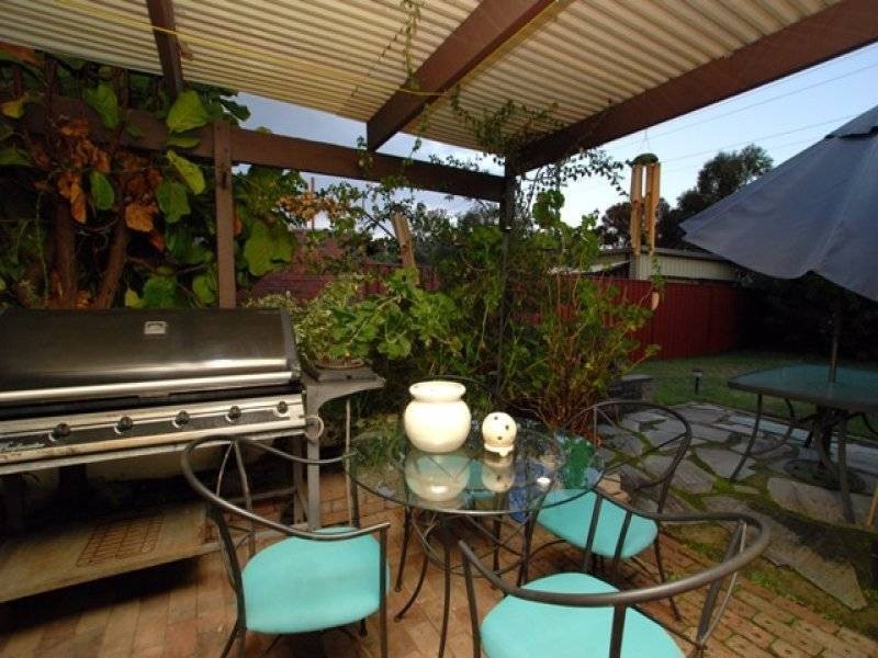 25 Hybanthus Road, Riverton WA 6148