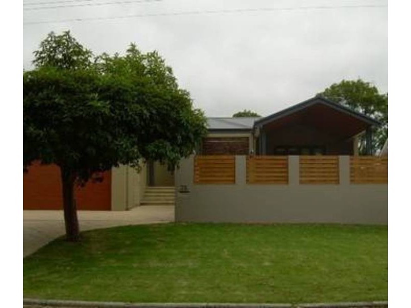 35 Woodley Crescent, Melville WA 6156