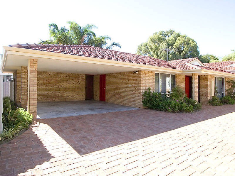 2/10 Zenobia Street, Palmyra WA 6157