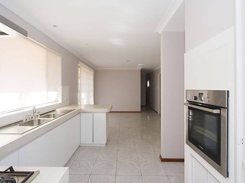 2/10 Zenobia Street, Palmyra WA 6157