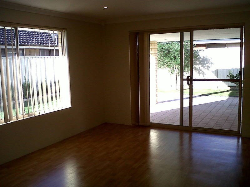 32 Leichhardt Crossing, Hammond Park WA 6164