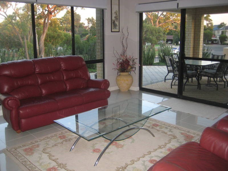 6 Ardessie Street, Ardross WA 6153