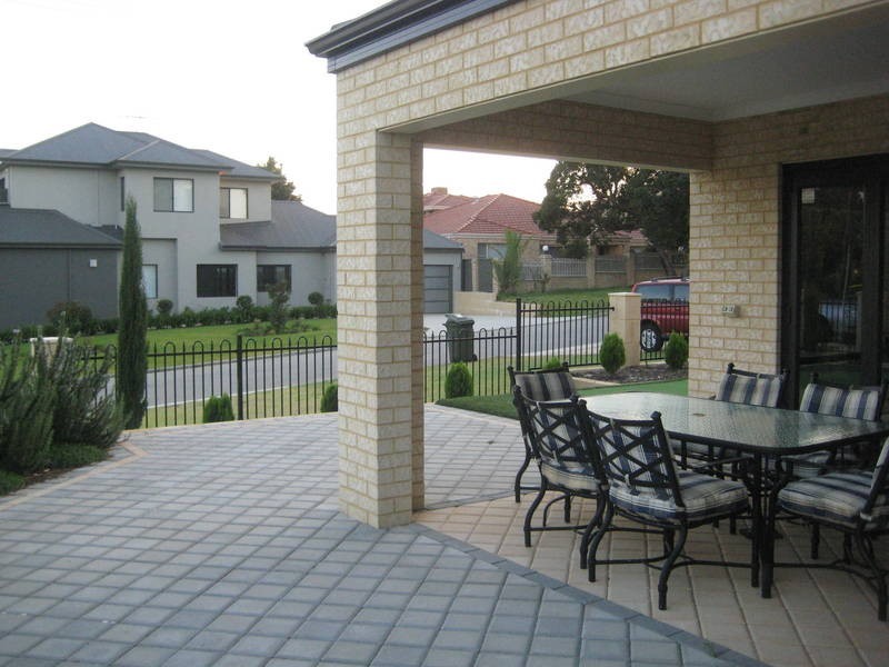 6 Ardessie Street, Ardross WA 6153