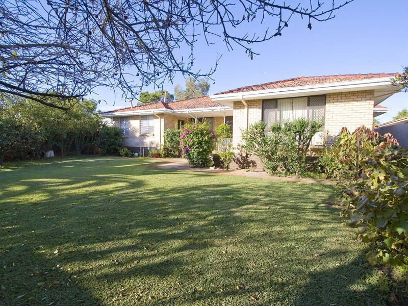 10 Lisa Place, Mount Pleasant WA 6153