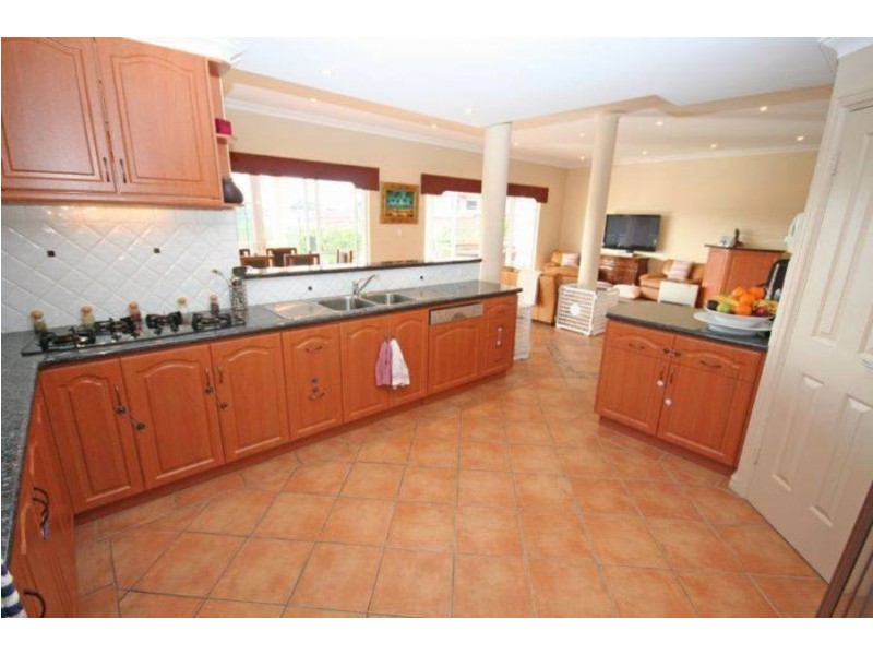 20 Bridges Way, Melville WA 6156