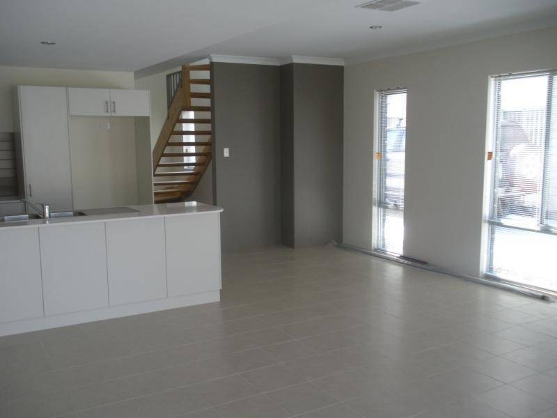 2/31 Gardiner Street, Belmont WA 6104