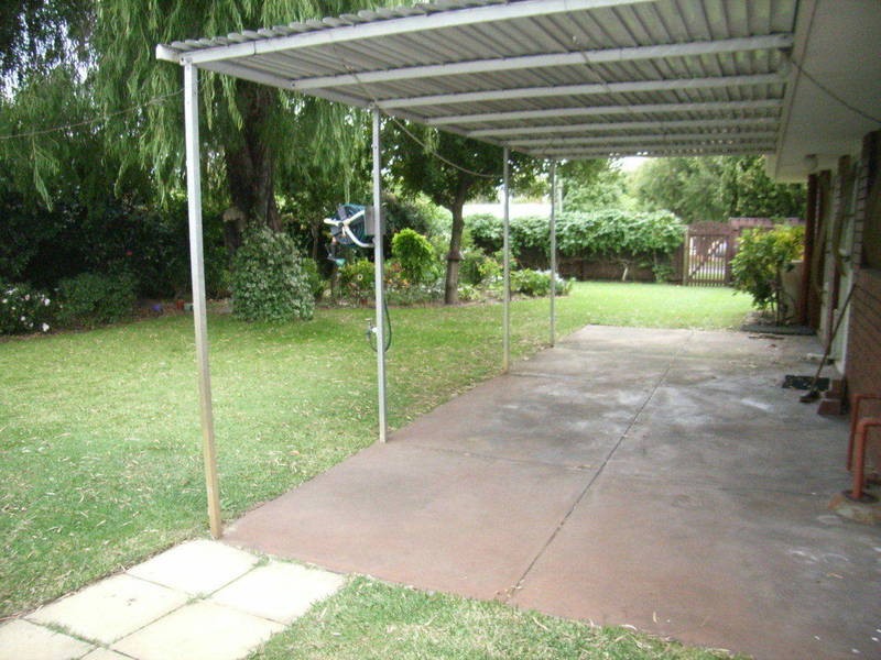 5 Dean Road, Bateman WA 6150