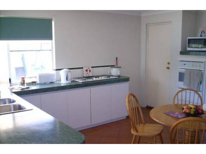 15 Hoult Mews, Atwell WA 6164