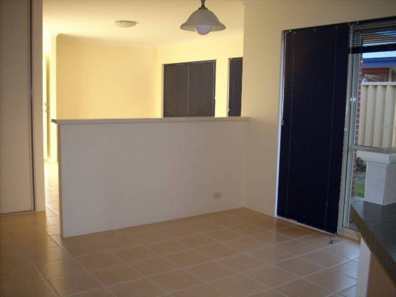 35 Windchime Terrace, Atwell WA 6164