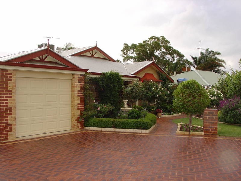 2a Leeton Close, Halls Head WA 6210