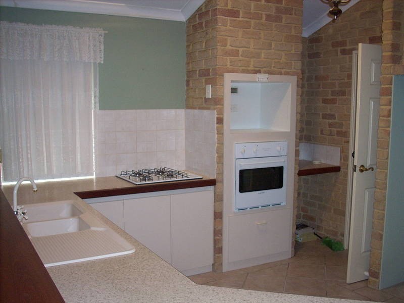 1/2A Constitution Gardens, Bibra Lake WA 6163