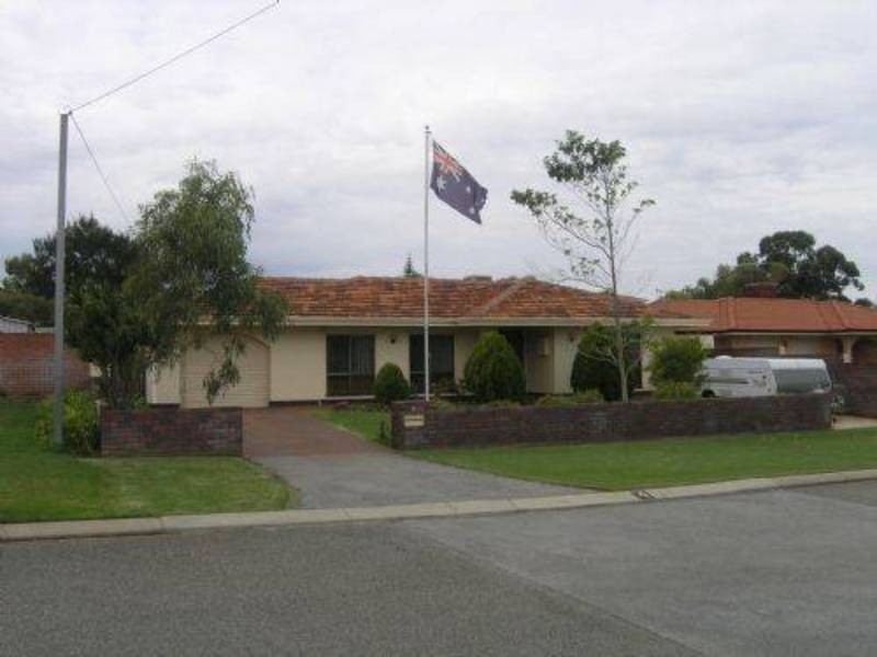 4 Michelle Place, Hamilton Hill WA 6163