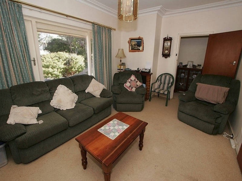 34 Sergeant Road, Melville WA 6156