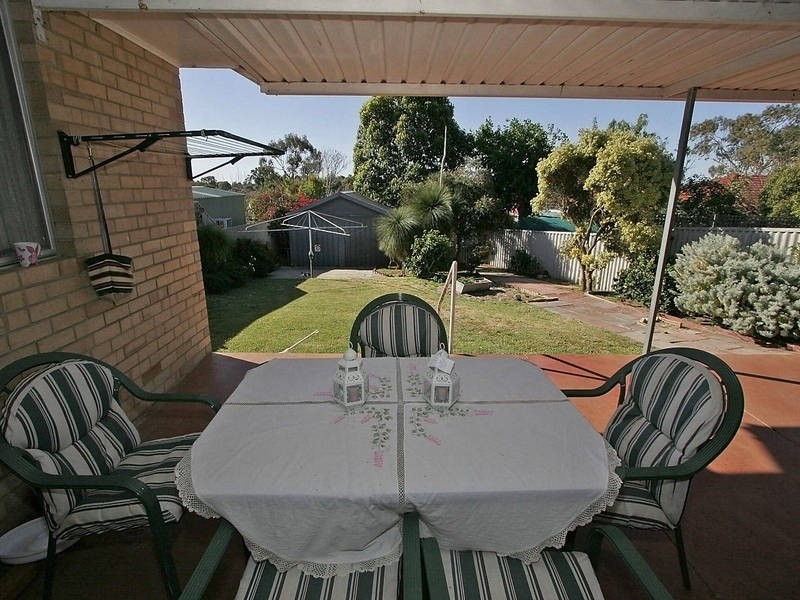 34 Sergeant Road, Melville WA 6156