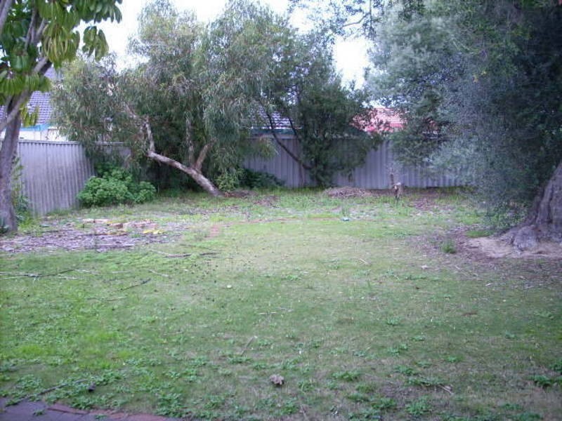 21 Gunbower Road, Mount Pleasant WA 6153