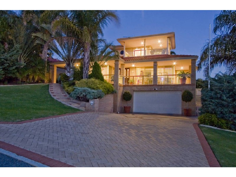 26 Arlington Loop, Coogee WA 6166