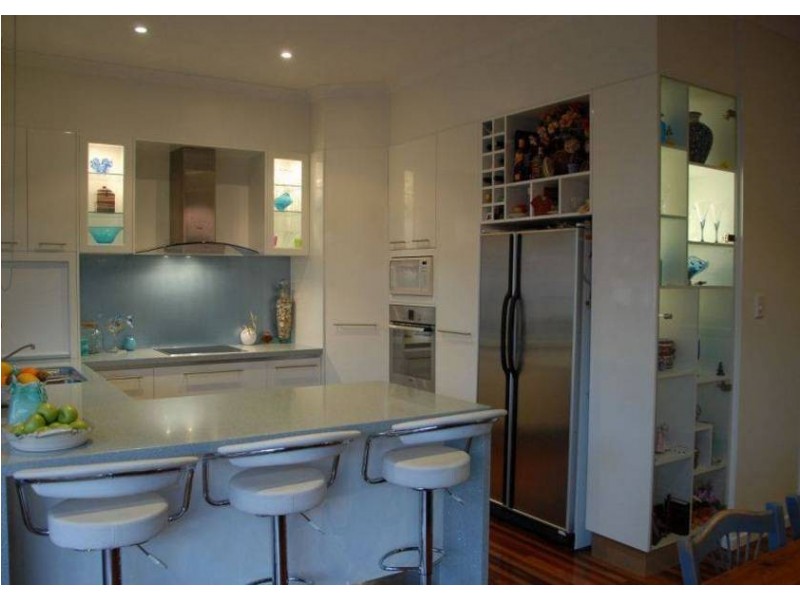 537 Esplanade, Urangan QLD 4655