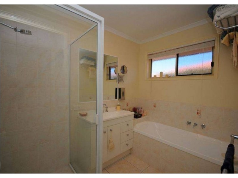 4 Shannen Crt, Hervey Bay QLD 4655