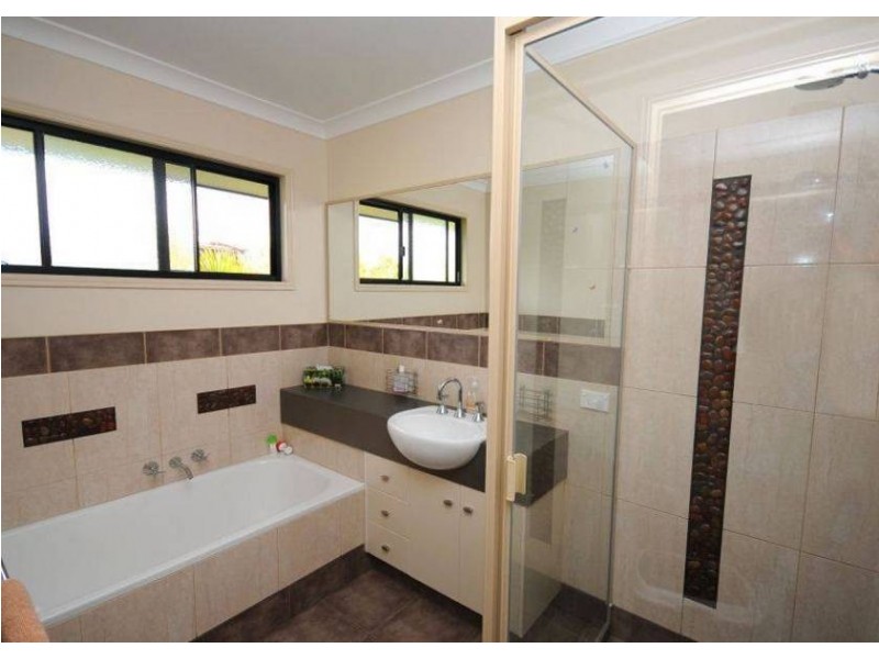 4 Waigani Ave, Hervey Bay QLD 4655