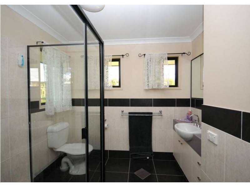 4 Waigani Ave, Hervey Bay QLD 4655