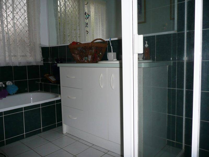 1 Pinewood Cct, Wondunna QLD 4655