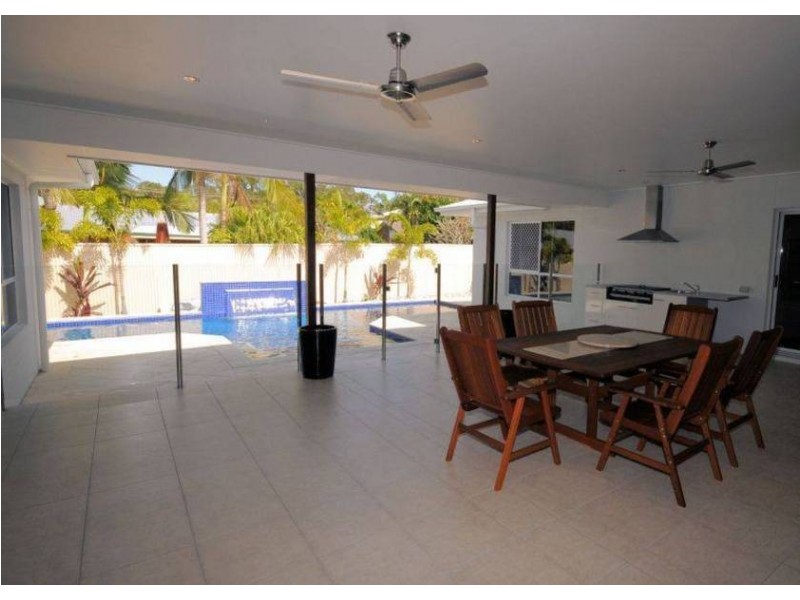 6 Coast Bay Close, Hervey Bay QLD 4655