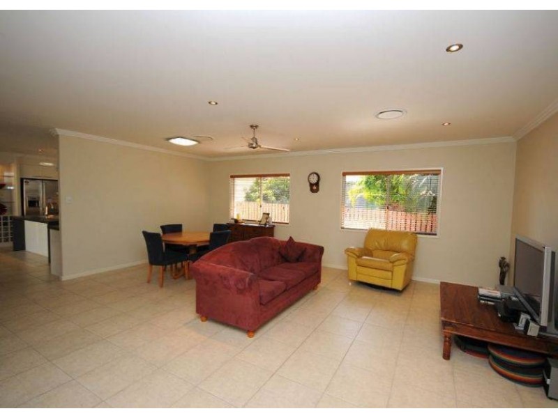 6 Coast Bay Close, Hervey Bay QLD 4655