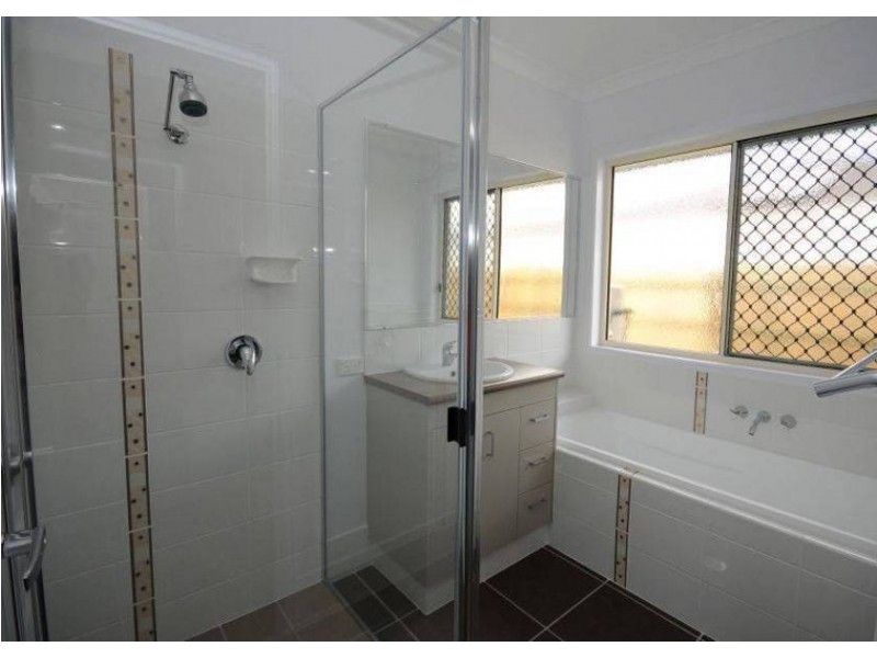 32 Lady Penryhn Drive, Hervey Bay QLD 4655
