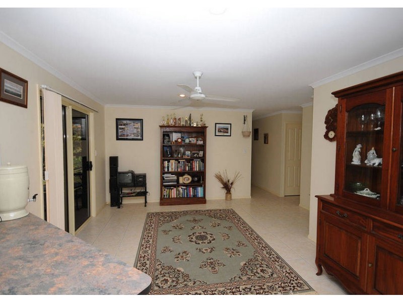 4 Shannen Crt, Hervey Bay QLD 4655